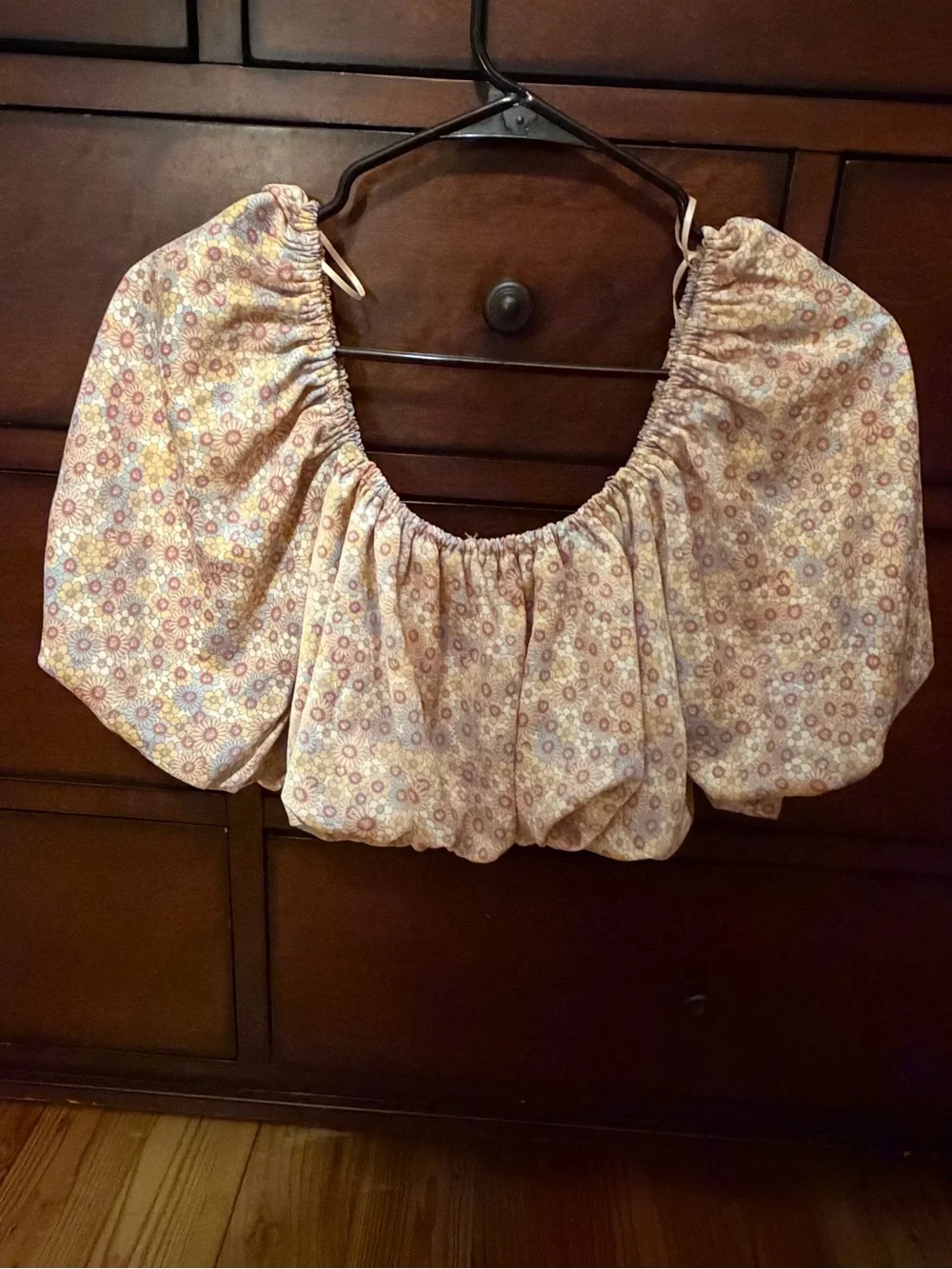 Zara Puff-Sleeve Floral Crop Top - Cream & Pink